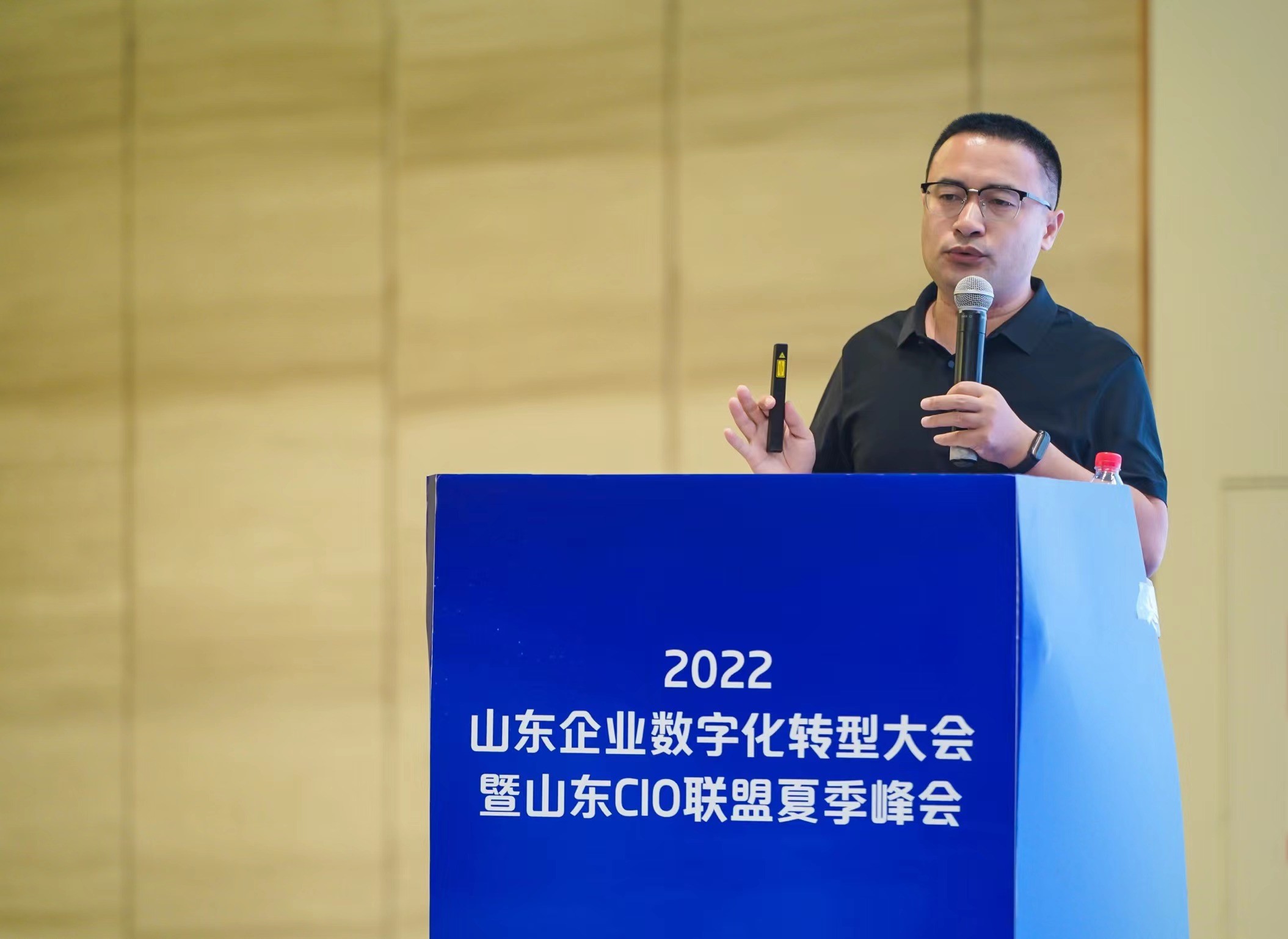 全哥演讲2.jpg 全哥演讲2.jpg